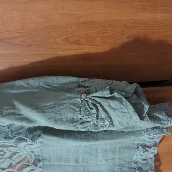 Top - Picture 3 of 6